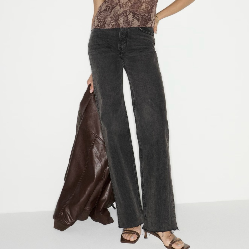 NWT Abercrombie & Fitch- The 90's Relaxed Jeans- High Rise- Washed Black Raw Hem - Picture 11 of 15